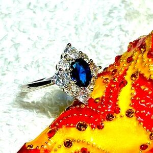 🦋Elegant Silver and Blue Gemstone Ring